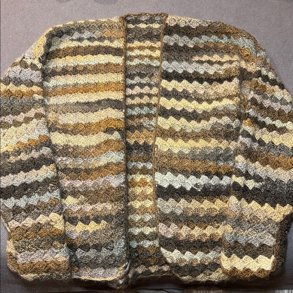 One of a kind - Hand Knit Women's Cardigan Sweater. - Picture 7 of 7
